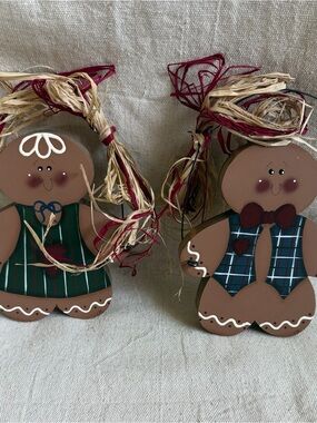 Vintage Primitive Wooden Gingerbread Man Ornaments Set of 2 Hand Painted Raffia